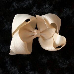 Nude 4" Boutique Bow 4B2058 Handmade NWT Boutique